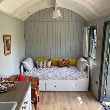 Hawthorn Hut Kilkenny Glamping At Jenkinstown House