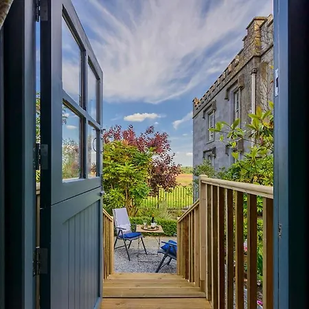 Hawthorn Hut Kilkenny Glamping At Jenkinstown House