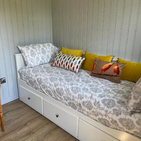 Hawthorn Hut Kilkenny Glamping At Jenkinstown House *