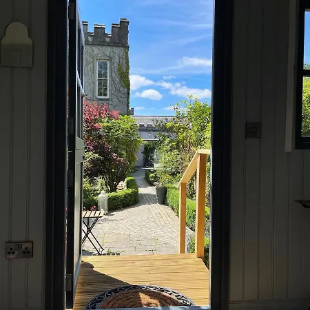 Hawthorn Hut Kilkenny Glamping At Jenkinstown House